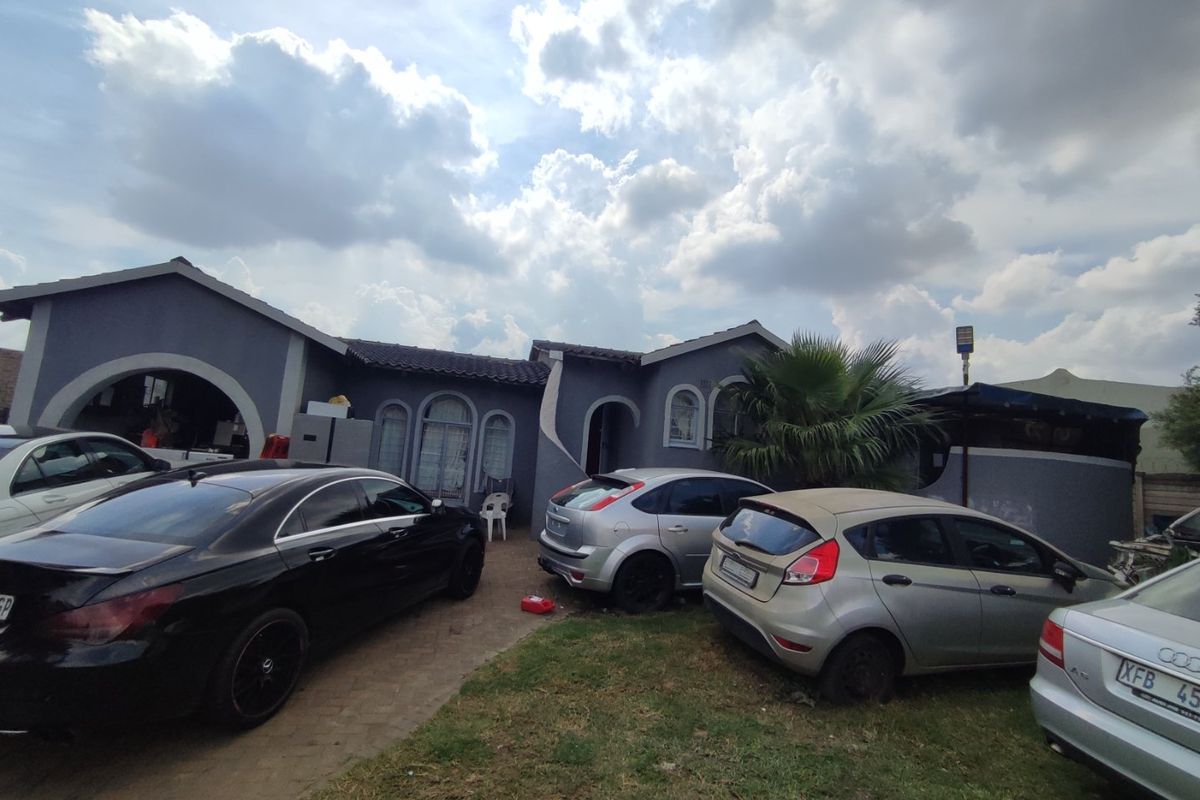 HOUSE FOR SALE IN BIRCHLEIGH  - Photo 3