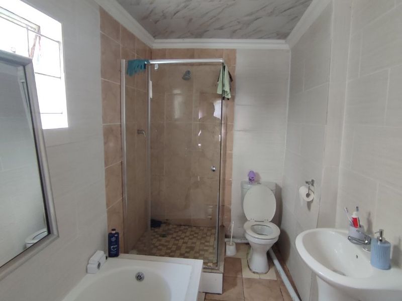 HOUSE FOR SALE IN BIRCHLEIGH  - Photo 9