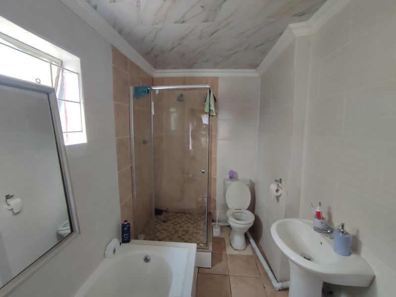 HOUSE FOR SALE IN BIRCHLEIGH  - Photo 8