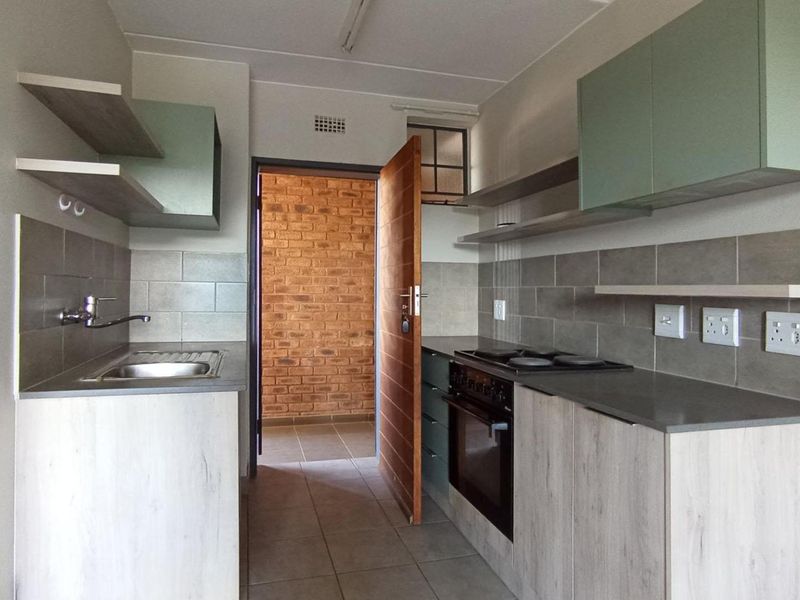 A lovely 2 Bedroom Apartment for sale in Lotus Gardens  - Photo 2