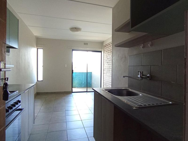 A lovely 2 Bedroom Apartment for sale in Lotus Gardens  - Photo 4