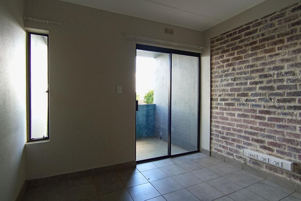 A lovely 2 Bedroom Apartment for sale in Lotus Gardens  - Photo 5