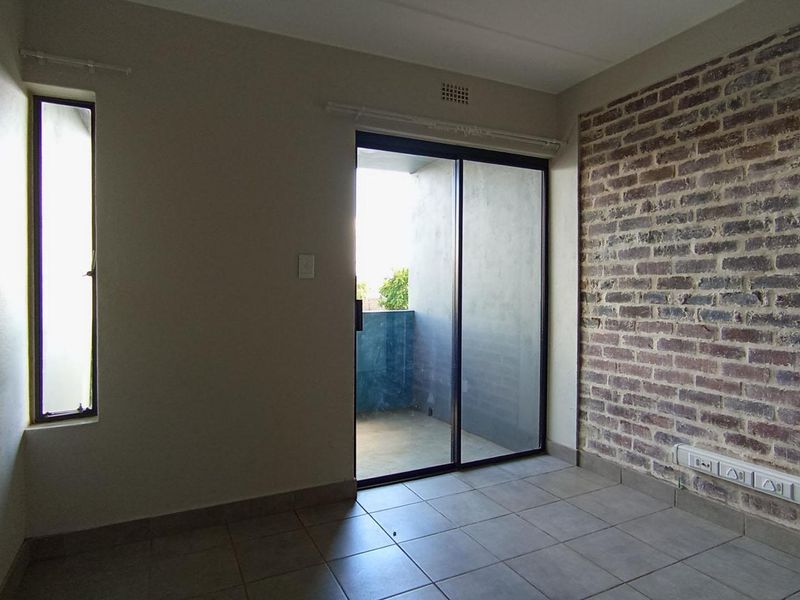 A lovely 2 Bedroom Apartment for sale in Lotus Gardens  - Photo 5