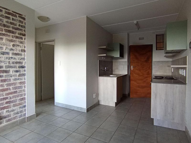 A lovely 2 Bedroom Apartment for sale in Lotus Gardens  - Photo 3