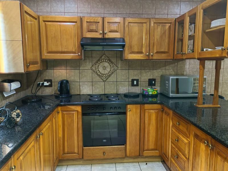 3 Bed House in Arboretum for Sale - Photo 4