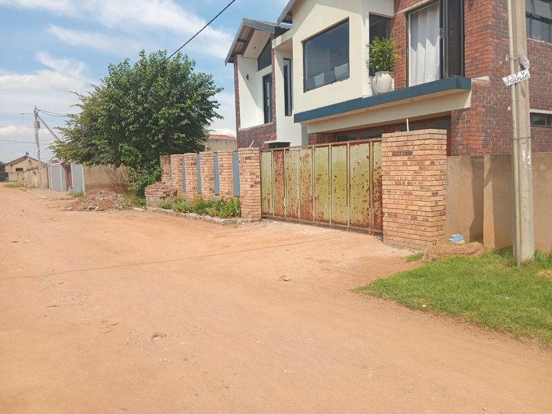 RDP HOUSE FOR SALE - Photo 9