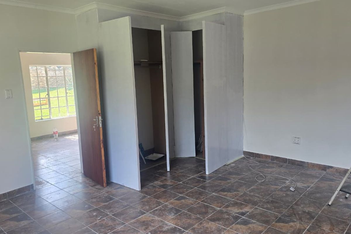 NEWLY RENOVATED AND FRESHLY PAINTED - Photo 3