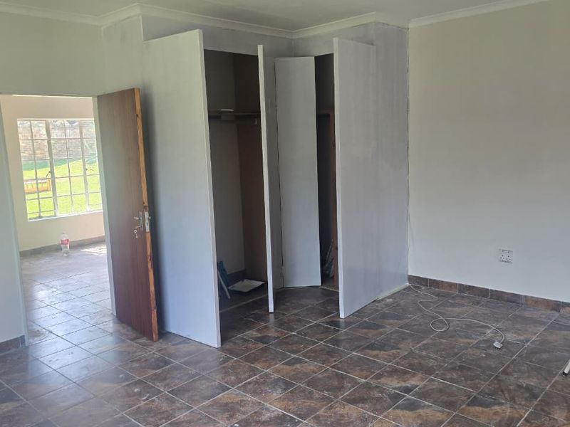 NEWLY RENOVATED AND FRESHLY PAINTED - Photo 3