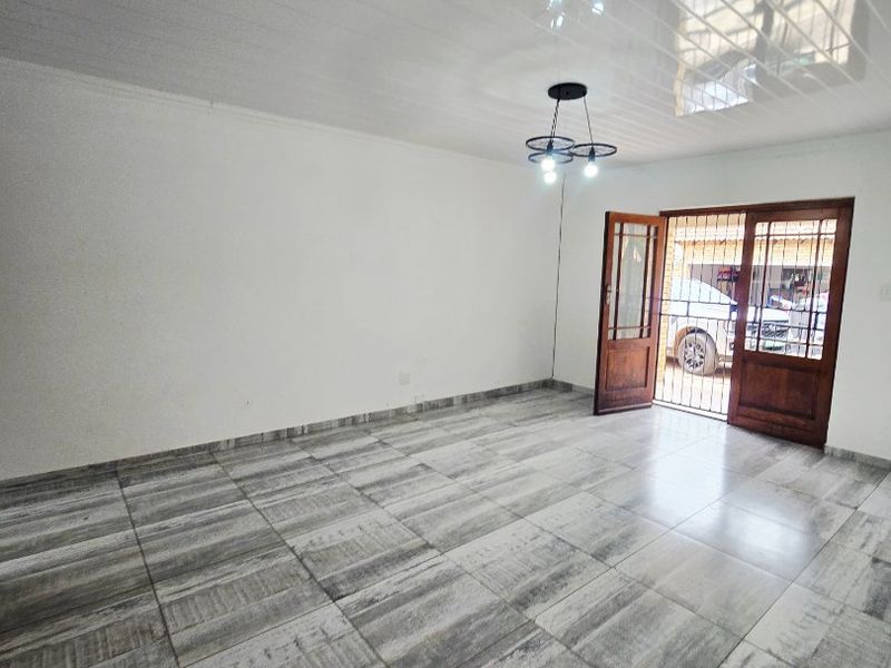 Contemporary Full-Title Townhouse with Modern Finishes in Wilkoppies - Photo 9