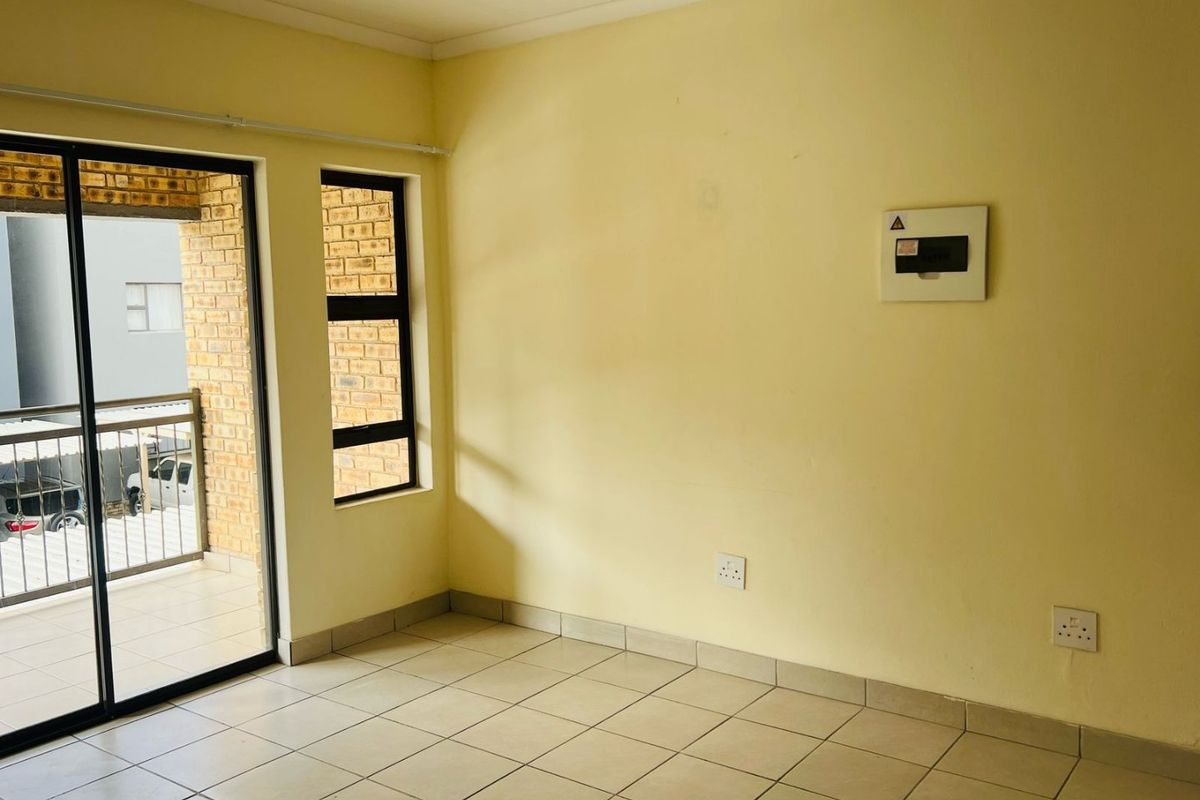 Modern 2-Bedroom 1 Bath Apartment to Rent - Photo 3