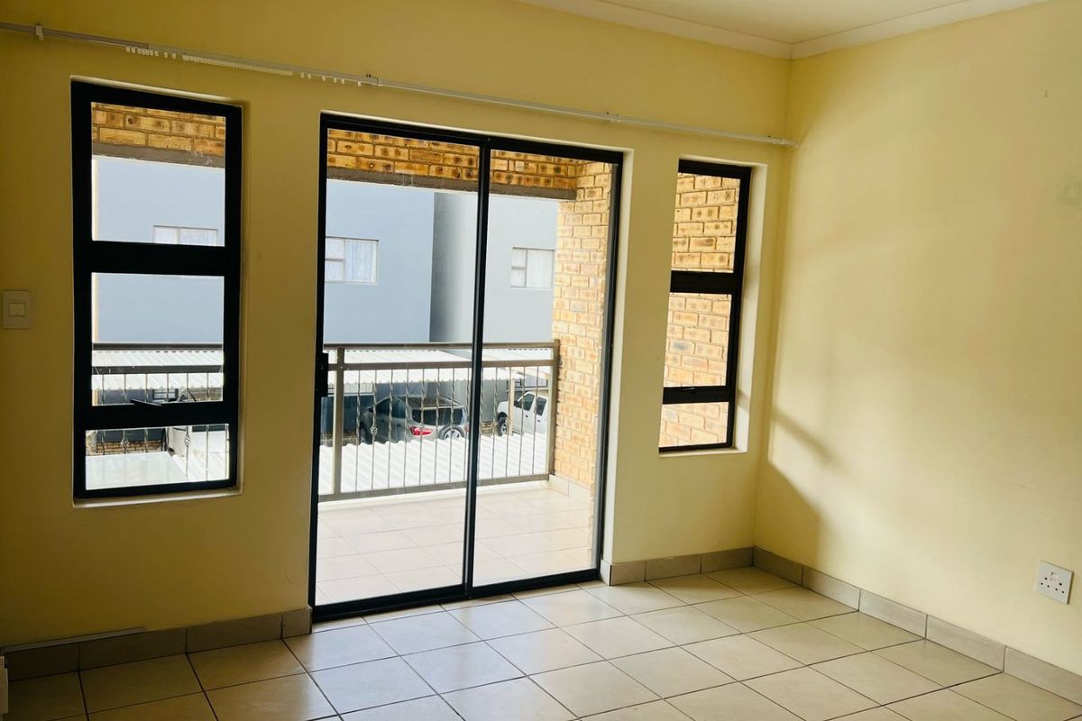 Modern 2-Bedroom 1 Bath Apartment to Rent - Photo 2