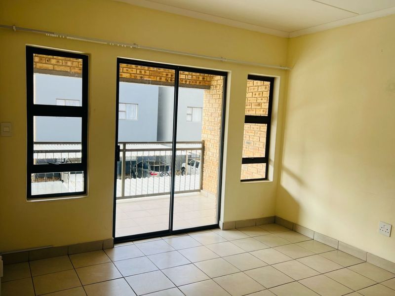 Modern 2-Bedroom 1 Bath Apartment to Rent - Photo 2