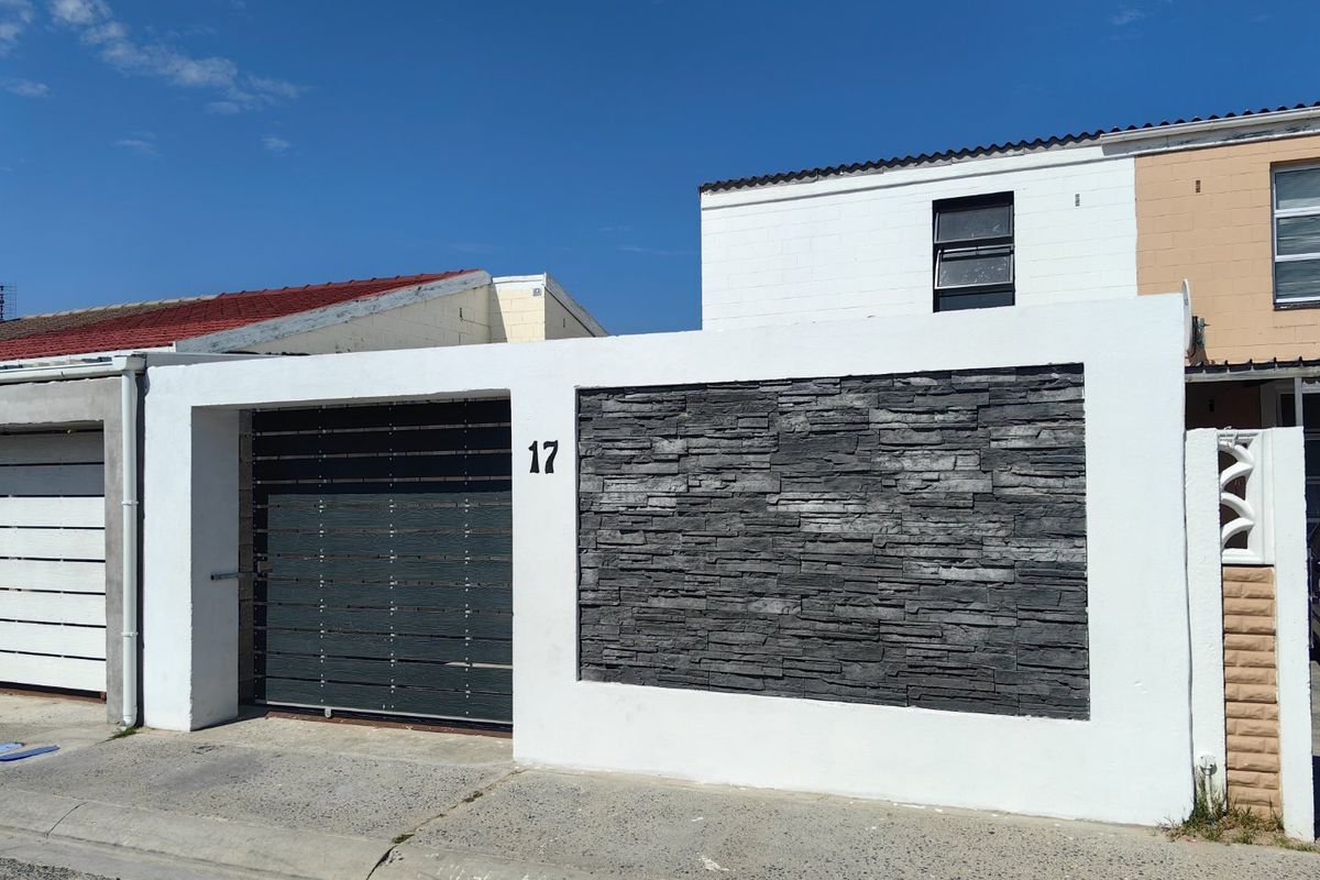 Brand new Renovated Family home!!! - Photo 4
