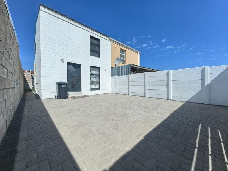 Brand new Renovated Family home!!! - Photo 7