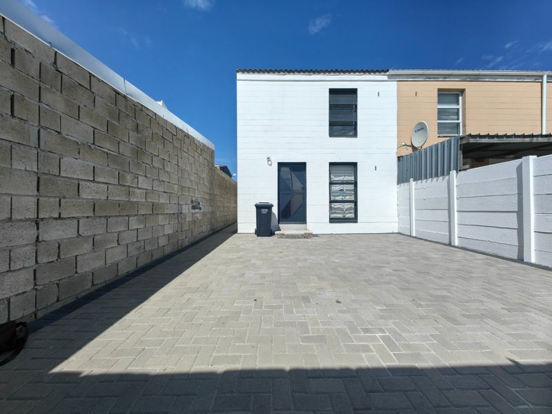 Brand new Renovated Family home!!! - Photo 6