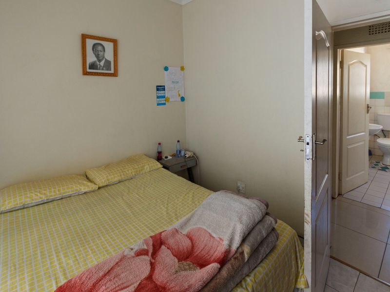 Charming Family Home with Flatlet & Pool at 38 Stumke Street, Mindalore - Photo 10