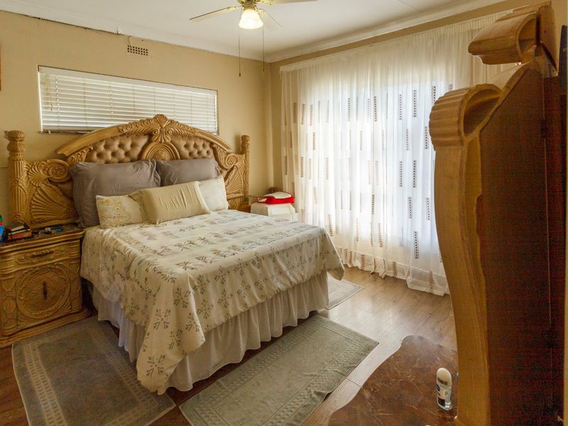 Charming Family Home with Flatlet & Pool at 38 Stumke Street, Mindalore - Photo 7