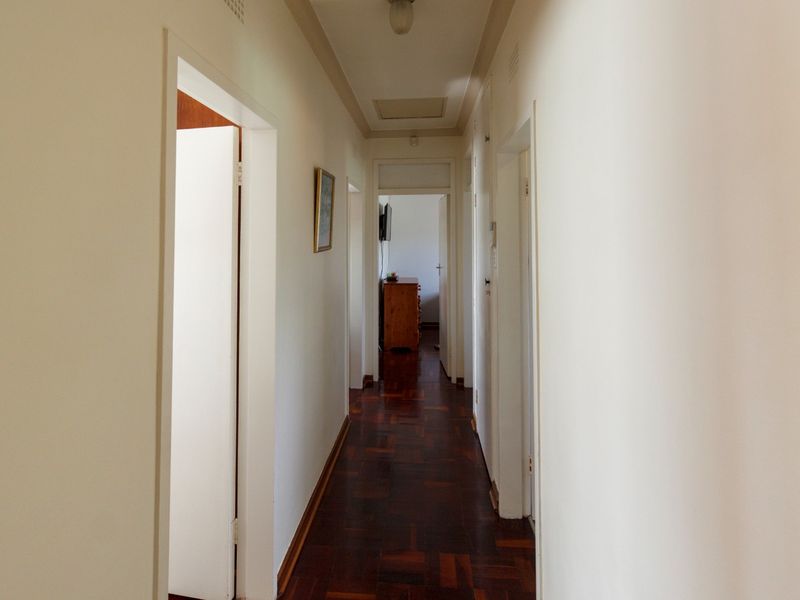 Charming Golden Oldie with Pool & Entertainment Area at 15 Gregor Street, Mindalore - Photo 8