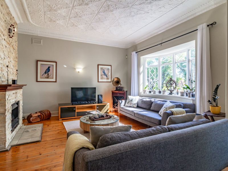 Immaculate 3-Bedroom Home with Solar & Versatile Entertainment Space in Kensington - Photo 5
