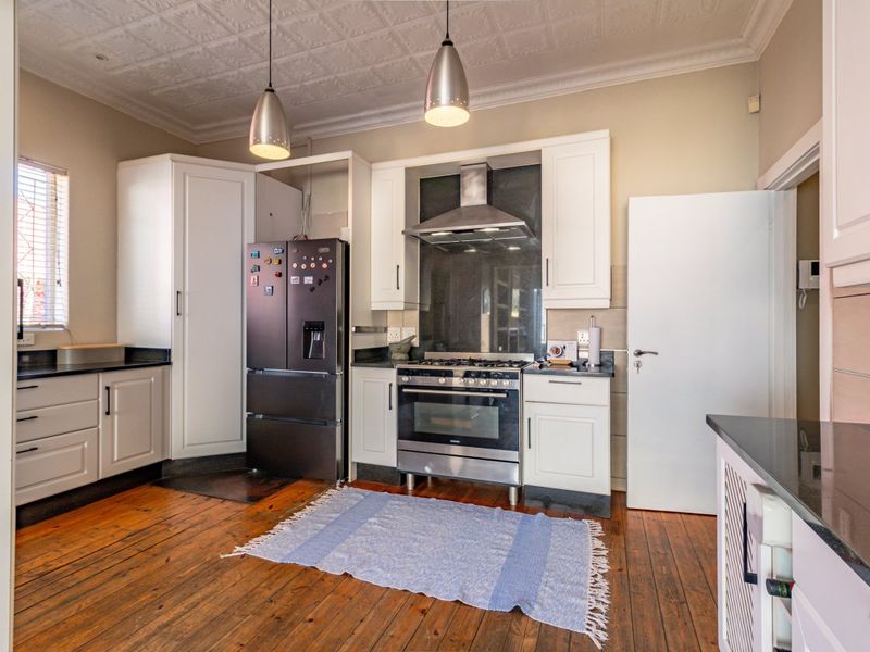Immaculate 3-Bedroom Home with Solar & Versatile Entertainment Space in Kensington - Photo 7