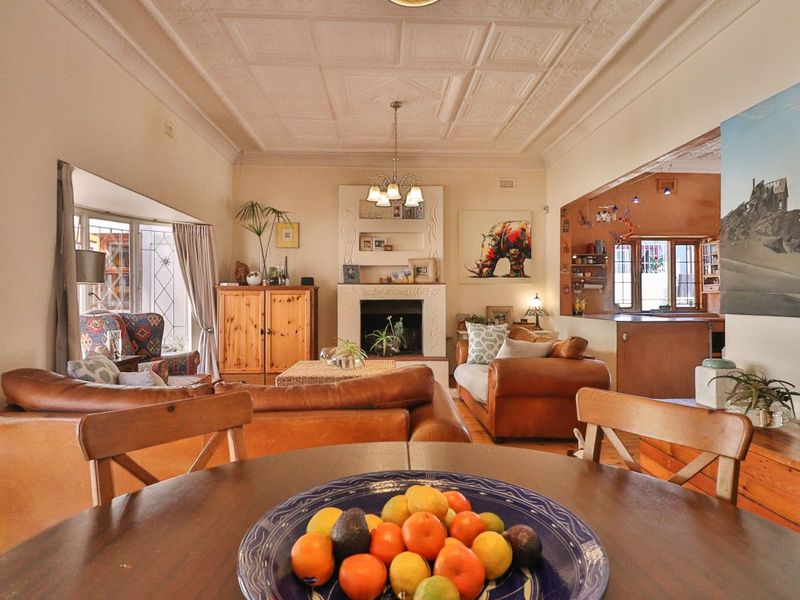 Stunning 3-Bedroom Home with Cottage & Multiple Erfs in Kensington - Photo 2