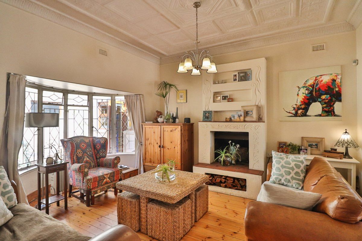 Stunning 3-Bedroom Home with Cottage & Multiple Erfs in Kensington - Photo 3