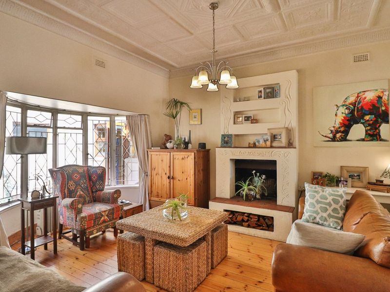 Stunning 3-Bedroom Home with Cottage & Multiple Erfs in Kensington - Photo 3