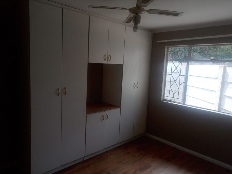 Bright 2Bed Cottage in Eastleigh Ridge - Photo 6