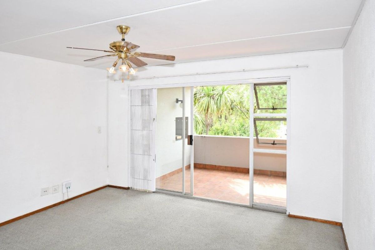 3 Bedroom for sale in the sought-after Marais Steyn Park.  - Photo 5