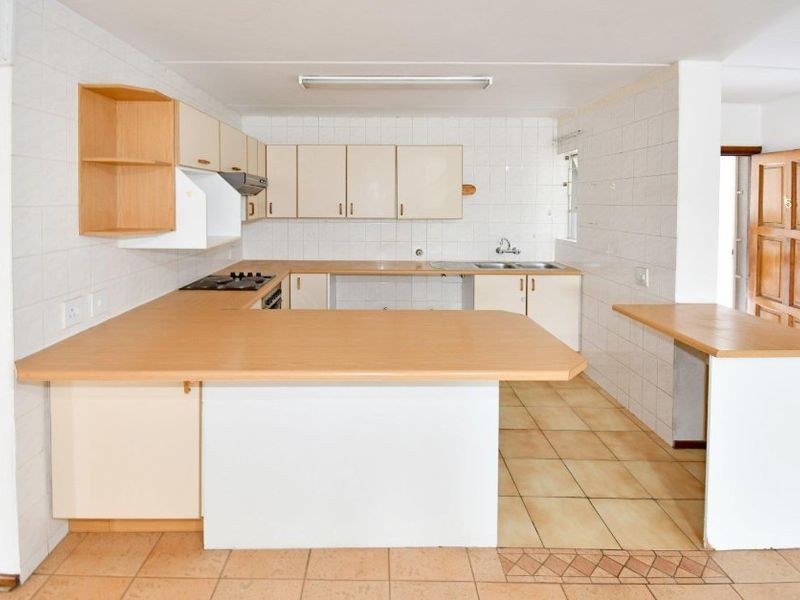 3 Bedroom for sale in the sought-after Marais Steyn Park.  - Photo 7