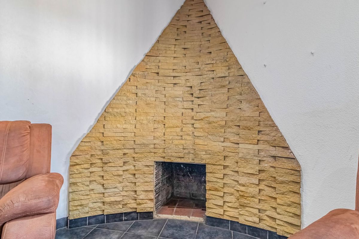 4-Bedroom Family Home in Lambton - Photo 4