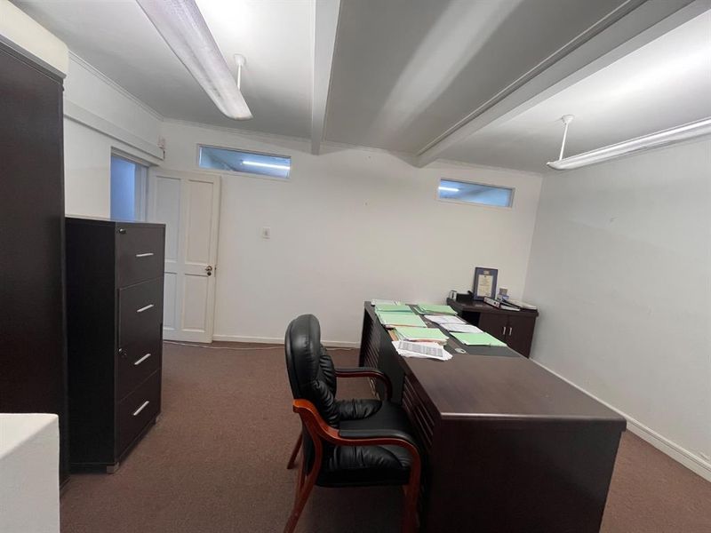 First Level Office Space To Let in the Commercially Vibrant Problem Mkhize Road - Photo 9