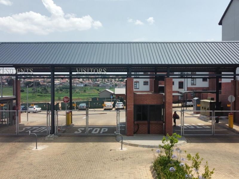 Now Selling: Contemporary Apartments at Orlando Towers - Photo 2