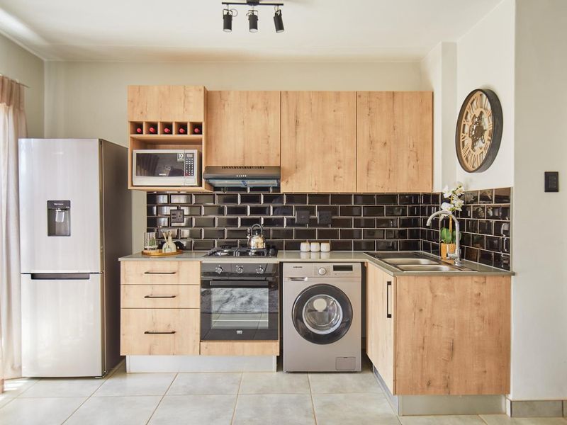 Now Selling: Contemporary Apartments at Orlando Towers - Photo 3