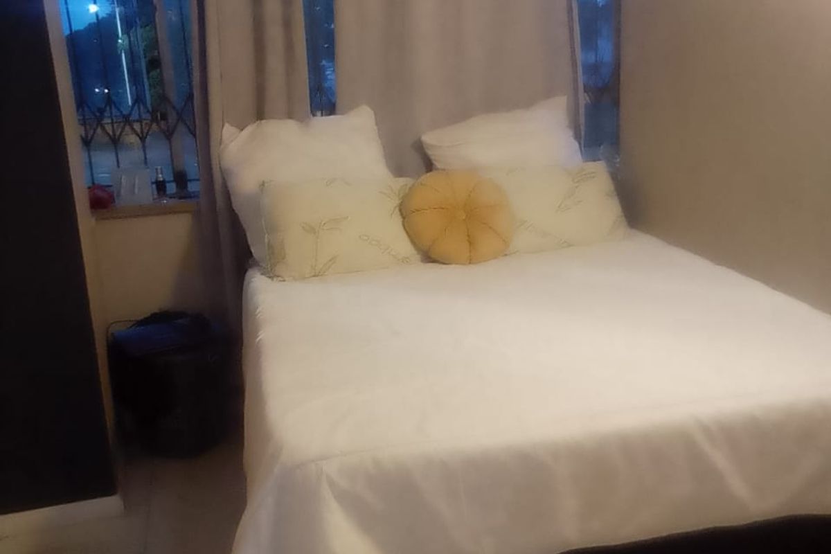 3 Bedrooms, 1 Bathroom Apartment For Sale In Durban Central, Durban - Photo 3