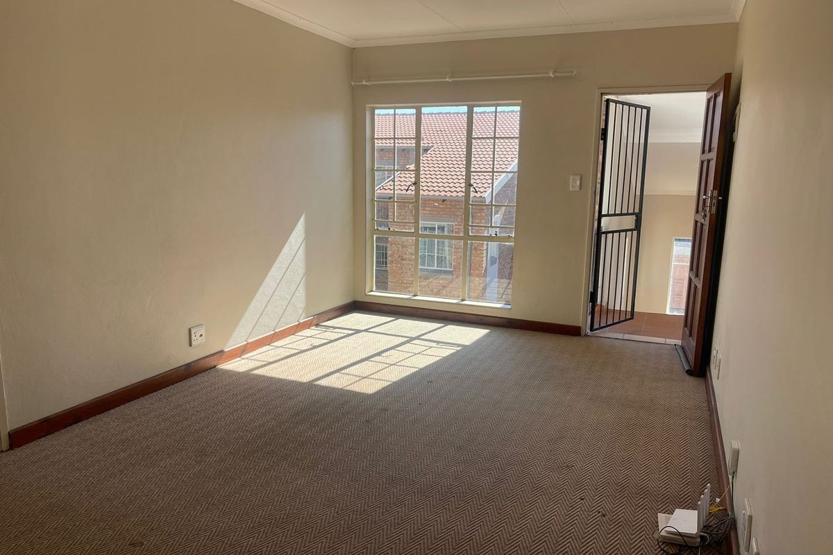 Elegant 1 Bedroom In a secure Estate  - Photo 5