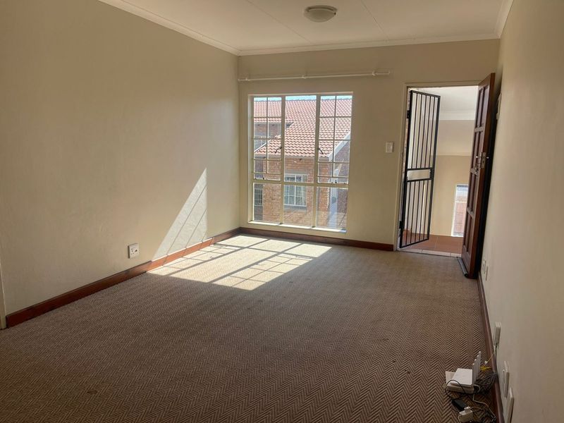 Elegant 1 Bedroom In a secure Estate  - Photo 5