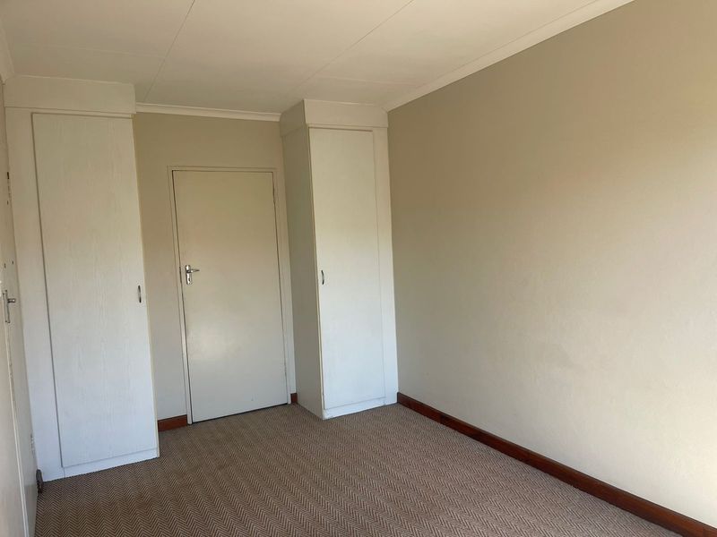 Elegant 1 Bedroom In a secure Estate  - Photo 8