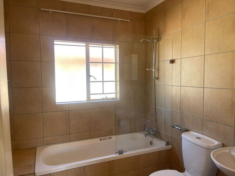 Elegant 1 Bedroom In a secure Estate  - Photo 9