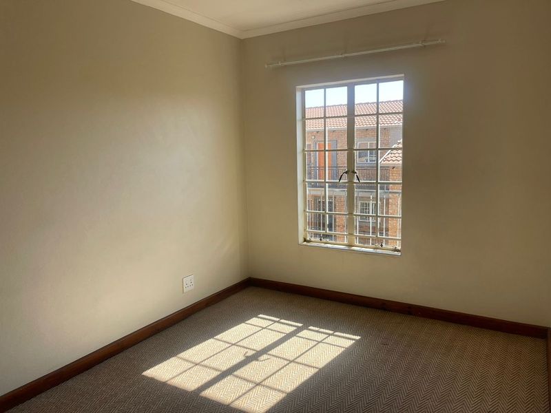 Elegant 1 Bedroom In a secure Estate  - Photo 7