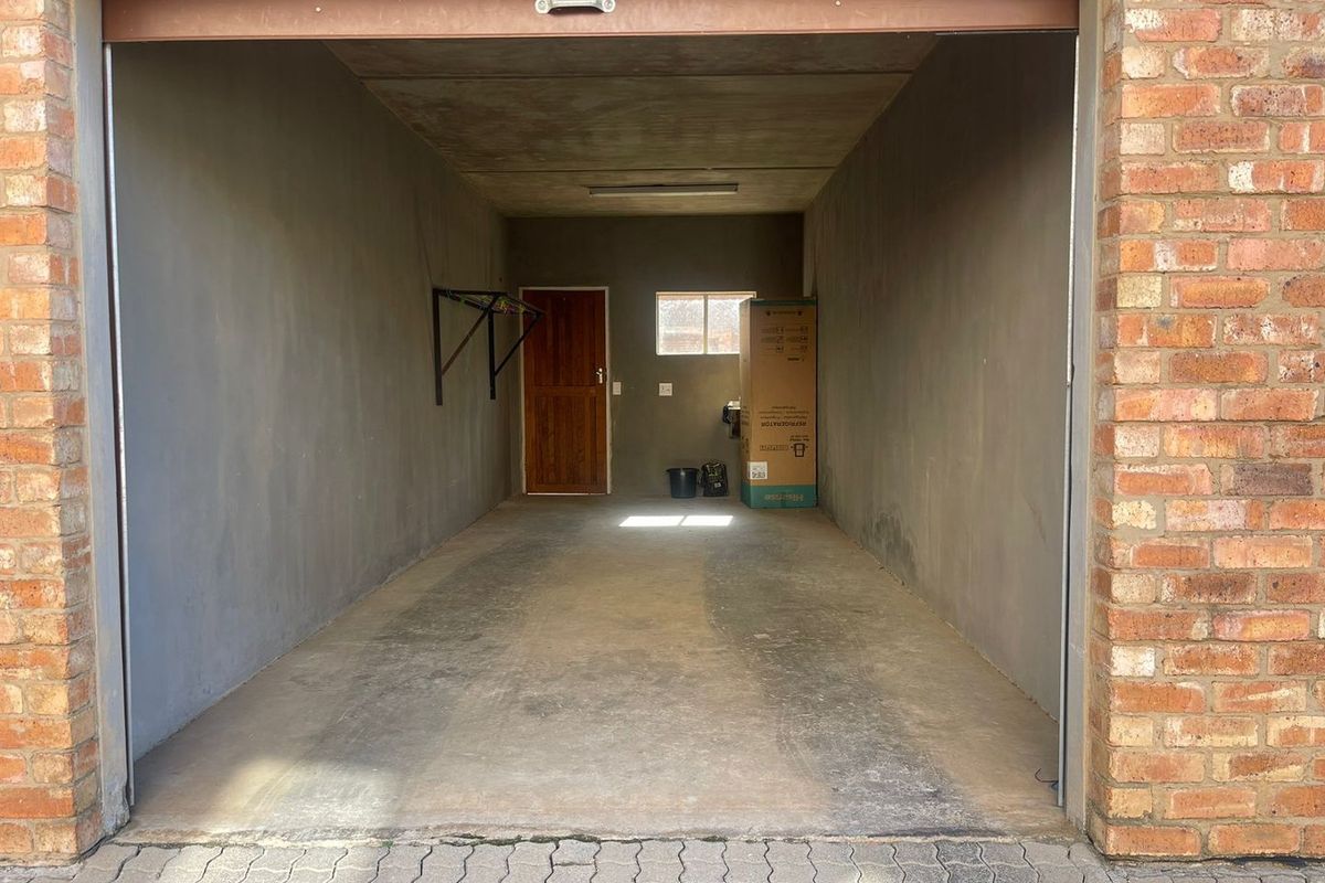 Elegant 1 Bedroom In a secure Estate  - Photo 3