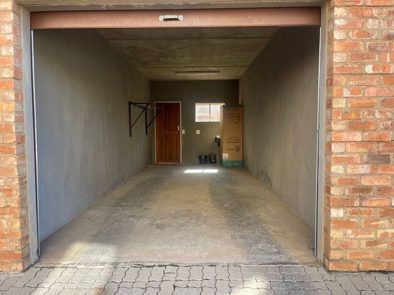 Elegant 1 Bedroom In a secure Estate  - Photo 3