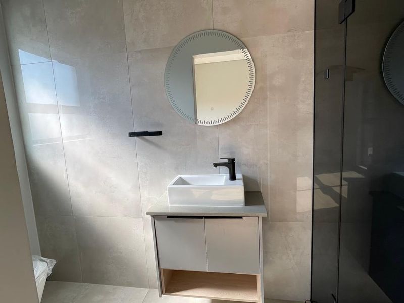 Contemporary 4 Bedroom Family Home | Covered Patio with Braai | Pool | Double Garage - Photo 7