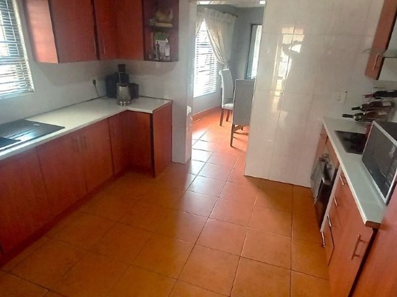 Stunning 4-Bedroom Family Home with 2-bedroom Cottage in Lenasia - Photo 3