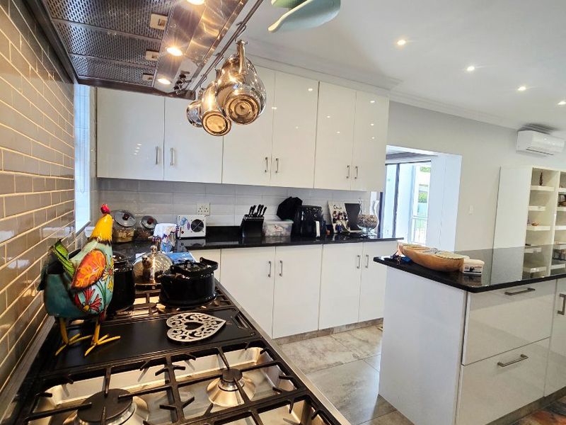 Dual Mandate...Six Bedroom En-Suite Masterpiece – A Fairytale Residence of Distinction in Prime Wilkoppies - Photo 9