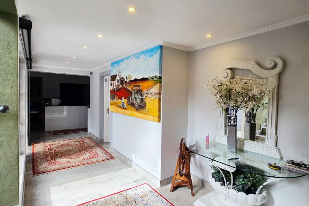 Dual Mandate...Six Bedroom En-Suite Masterpiece – A Fairytale Residence of Distinction in Prime Wilkoppies - Photo 4