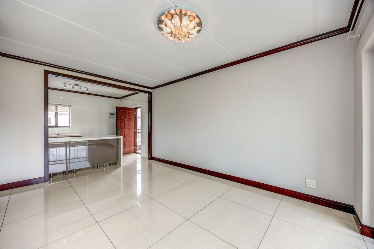Modern 2 bedroom apartment in Craigavon. - Photo 3
