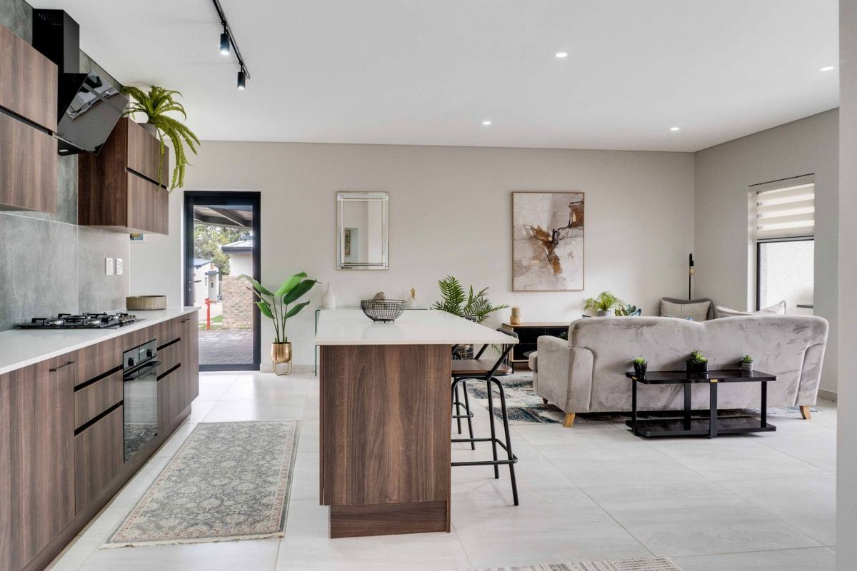 Stylish 2-Bedroom, 2-Bathroom Apartment to Rent in The Swallows Estate, Carlswald - Photo 4