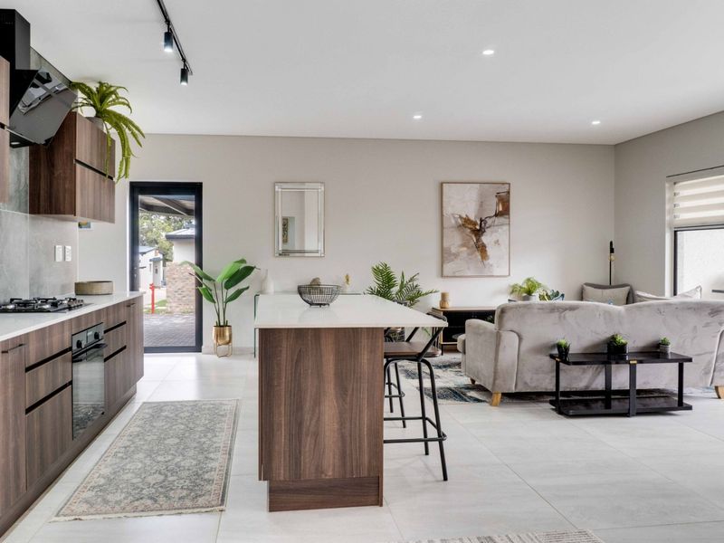 Stylish 2-Bedroom, 2-Bathroom Apartment to Rent in The Swallows Estate, Carlswald - Photo 4