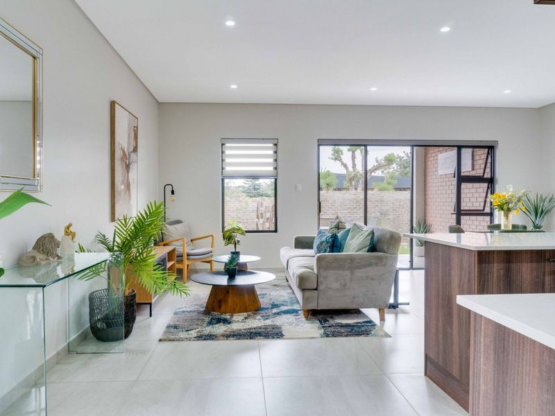 Stylish 2-Bedroom, 2-Bathroom Apartment to Rent in The Swallows Estate, Carlswald - Photo 3